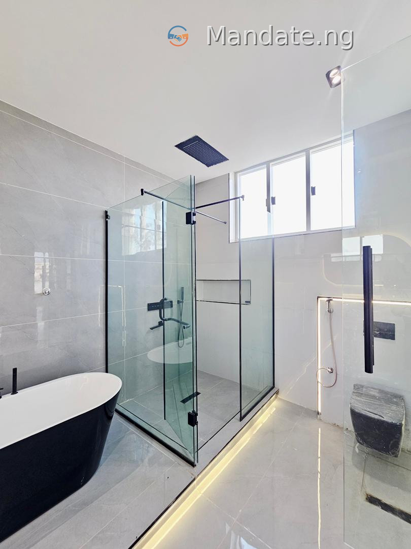 5-Bedroom Luxury Smart Home with Pent Floor in Osapa London For Sale in in Osapa London Osapa London Osapa Lagos photo 10