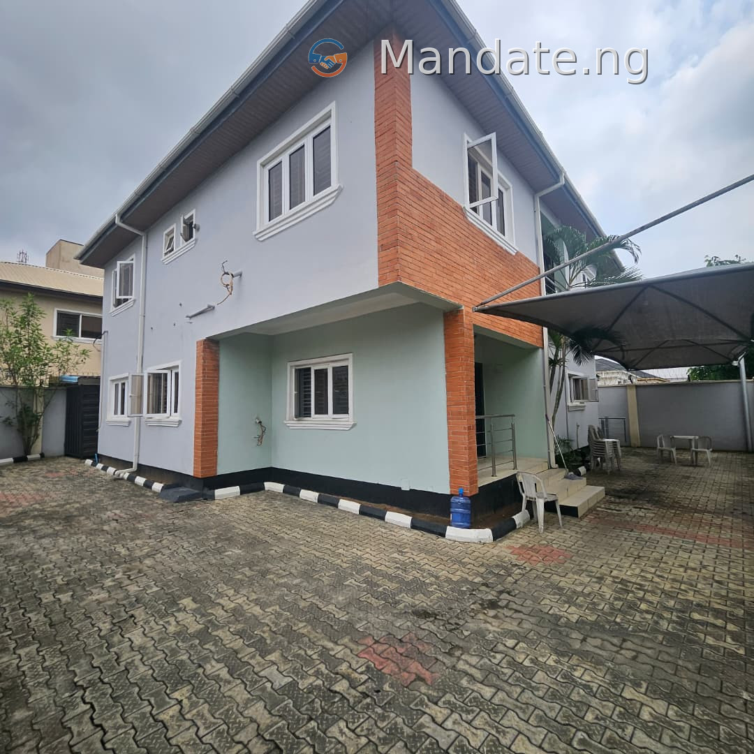 Exquisitely Built 4 Bedroom Fully Detached Duplex in Magodo GRA For Sale in in Magodo GRA Ago Lagos photo 4