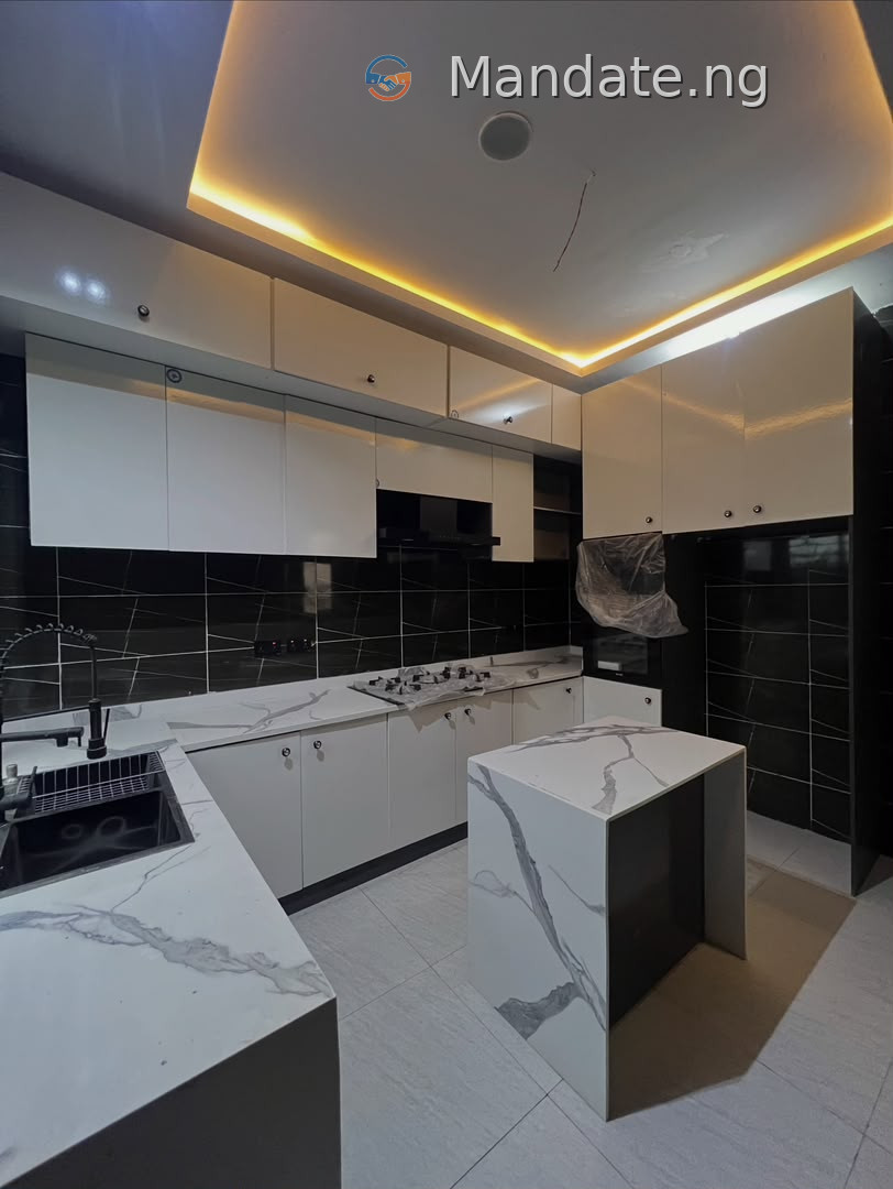 Contemporary 4 Bedroom Semi-Detached Duplex for Sale in Lekki For Sale in Orchid Road, Lekki Orchid Lagos photo 4