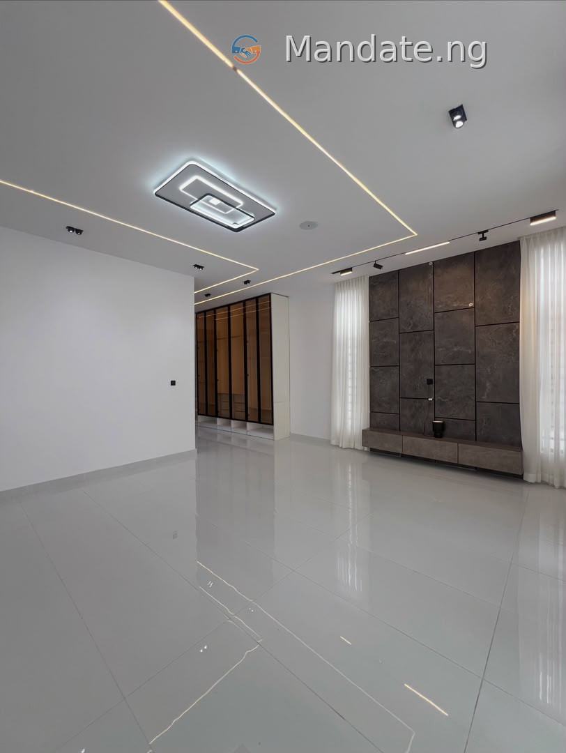 Contemporary 5 Bedroom Detached Duplex for Sale in Ikota, Lekki For Sale in in Ikota, Lekki Ikota Lagos photo 10