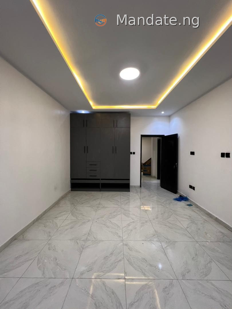 2 Bedroom Apartment for Rent Off Freedom Way, Lekki Phase 1 For Rent in Off Freedom Way, Lekki Phase 1, Lagos Lekki Phase Ago Palace Way Lagos photo 6