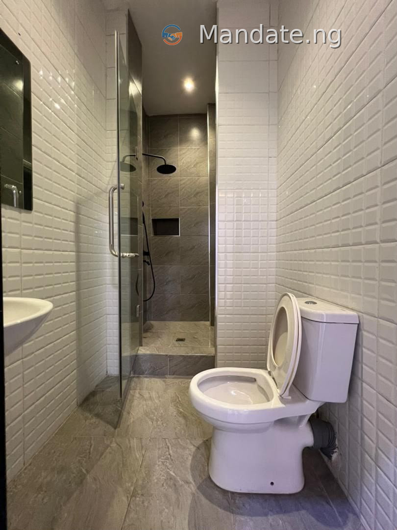 2 Bedroom Apartment for Rent Off Freedom Way, Lekki Phase 1 For Rent in Off Freedom Way, Lekki Phase 1, Lagos Lekki Phase Ago Palace Way Lagos photo 10