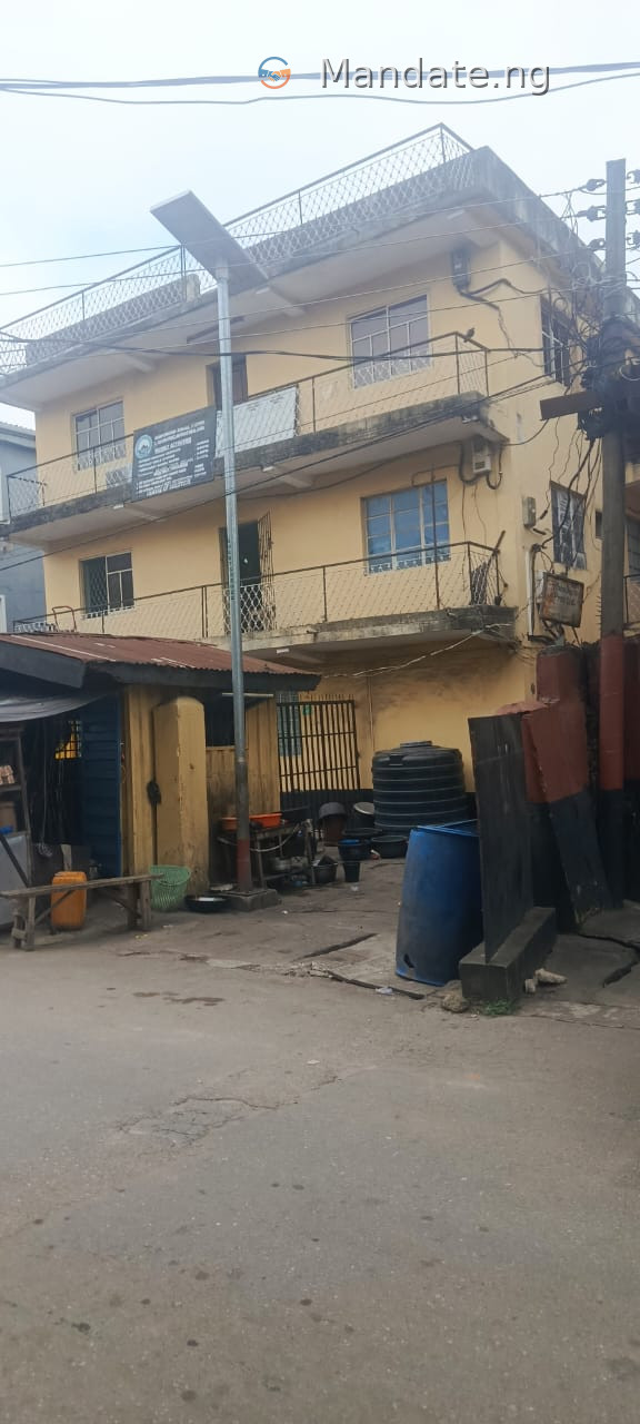 Block of 3 bedroom flats in Anifowoshe, Ikeja For Sale in in Anifowoshe, Ikeja Anifowoshe Adeniyi Jones Lagos photo 2