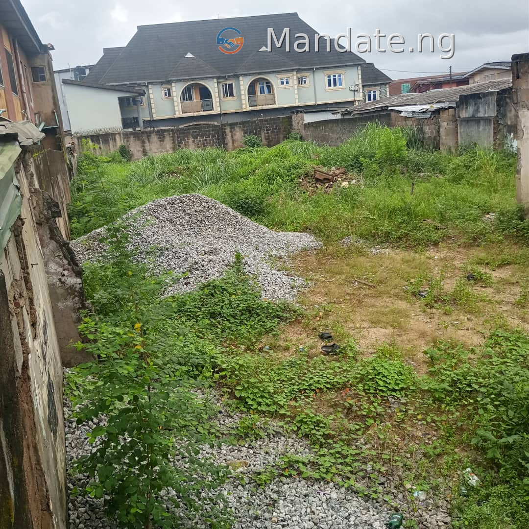 Standard Beautiful and Spacious Block of 10 Flats for Sale at Of Isiba-Oluwo Unity Estate Egbeda Lagos For Sale in off pipeline road close to unity estate, pipeline bus stop, Egbeda Egbeda Alimosho Lagos photo 6