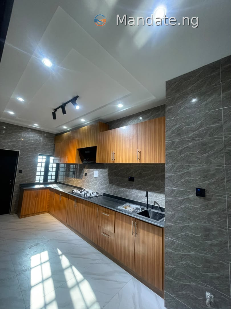 3 bedroom semi Detached duplex for rent or sale around VGC Lease in around vgc Victoria Garden City Lagos photo 4