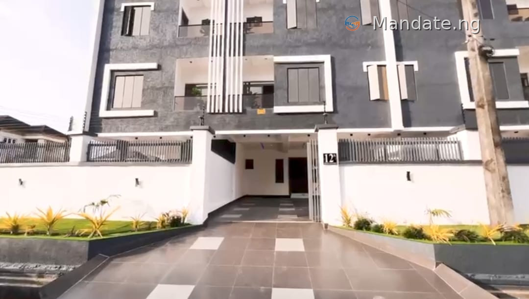 Luxury Terraces in Lekki Phase 1 For Sale in lig

Video Below or request Lekki Phase Lekki Lagos photo 2