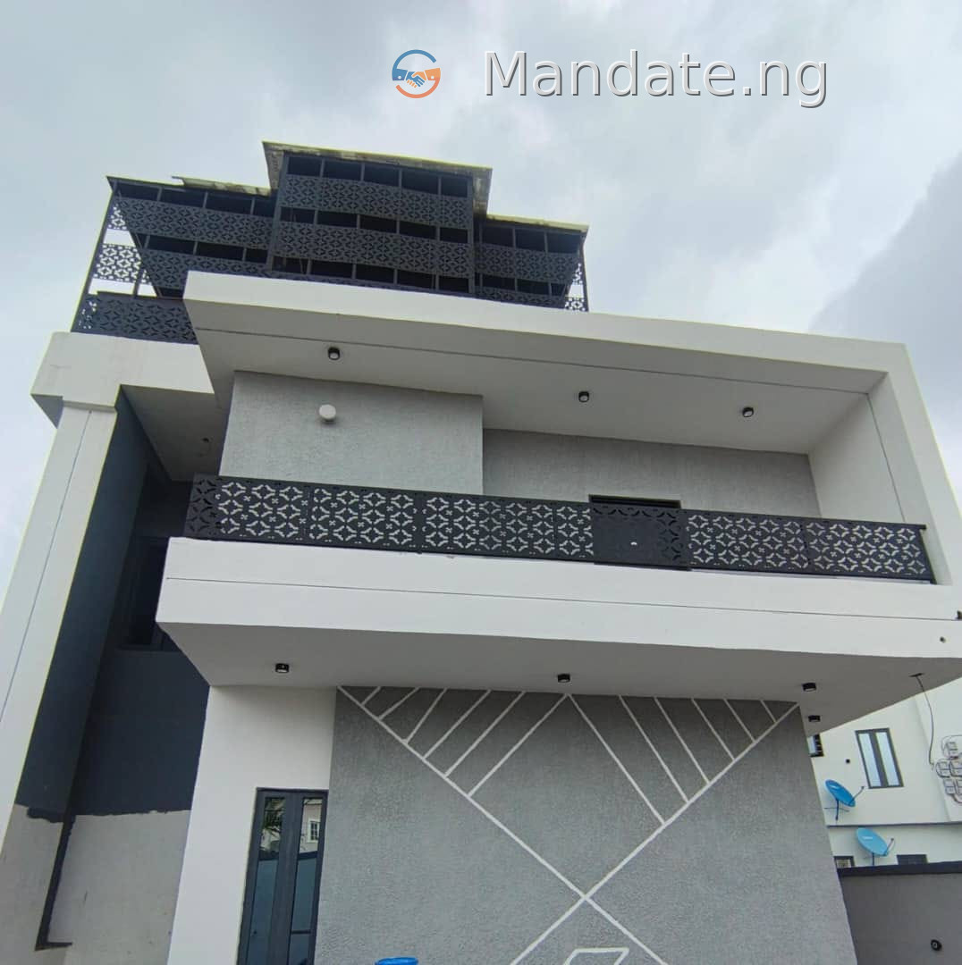 Vacant Hotel for Sale in Ipaja, Lagos with 40 Rooms For Sale in Behind command School, Ipaja, Lagos Command Lagos photo 1
