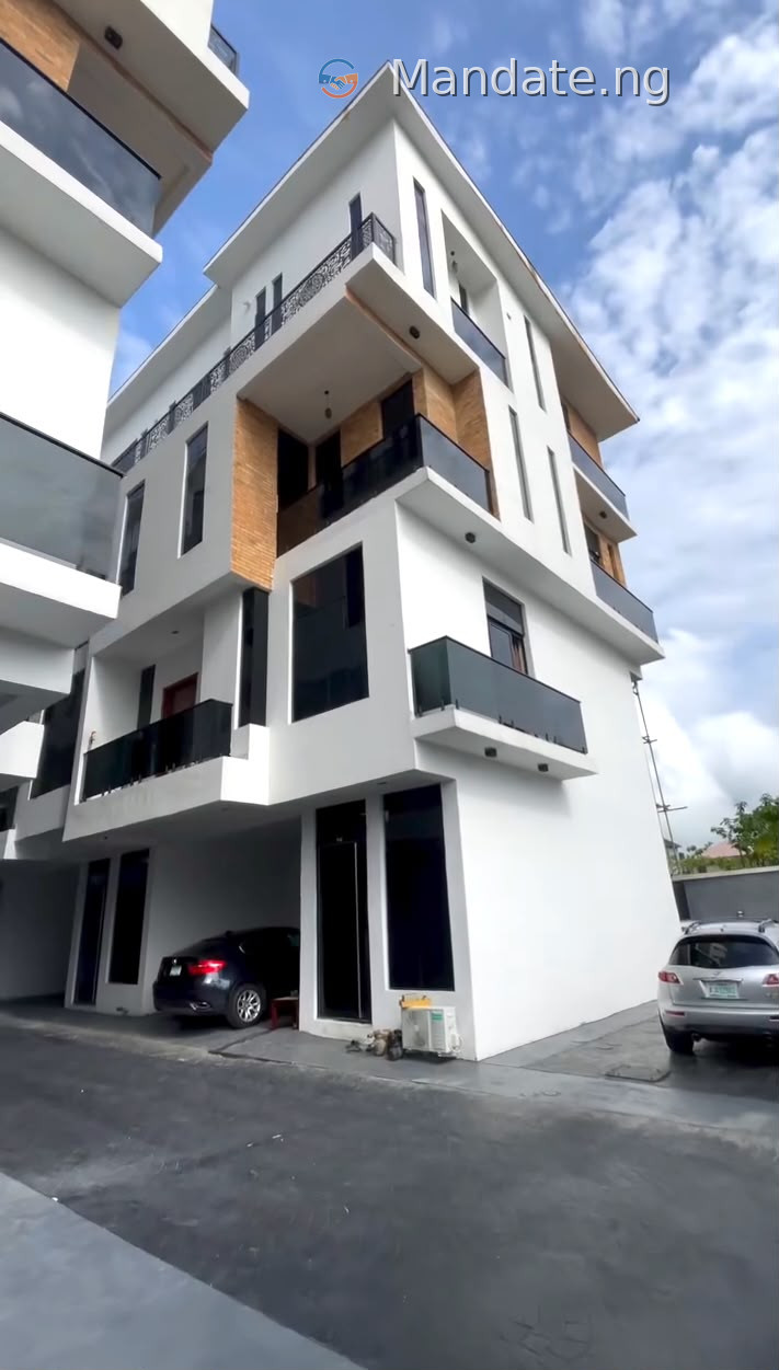 2-Bedroom Maisonette for Sale in Freedom Way, Lekki Phase 1 For Sale in Freedom Way, Lekki Phase 1, Lagos Lekki Phase Ago Palace Way Lagos photo 1