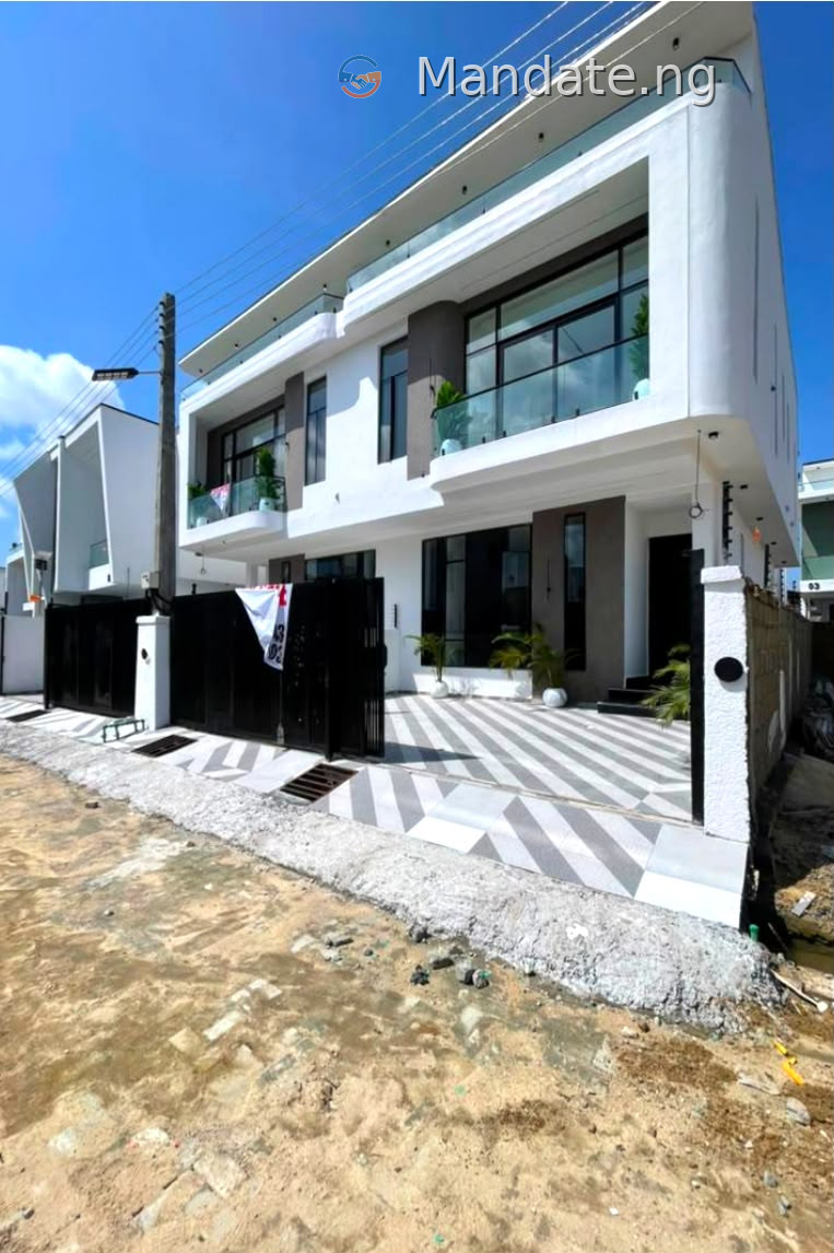 FOR SALE | 4-BEDROOM TERRACE & PENTHOUSE in Ikate, Lekki For Sale in in Ikate, Lekki Ikate Lekki Lagos photo 4