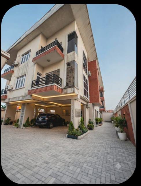 Brand new tastefully finished 3 bedroom apartment with a BQ in Ikeja For Sale in in GRA Ikeja Ogudu GRA Lagos photo 9