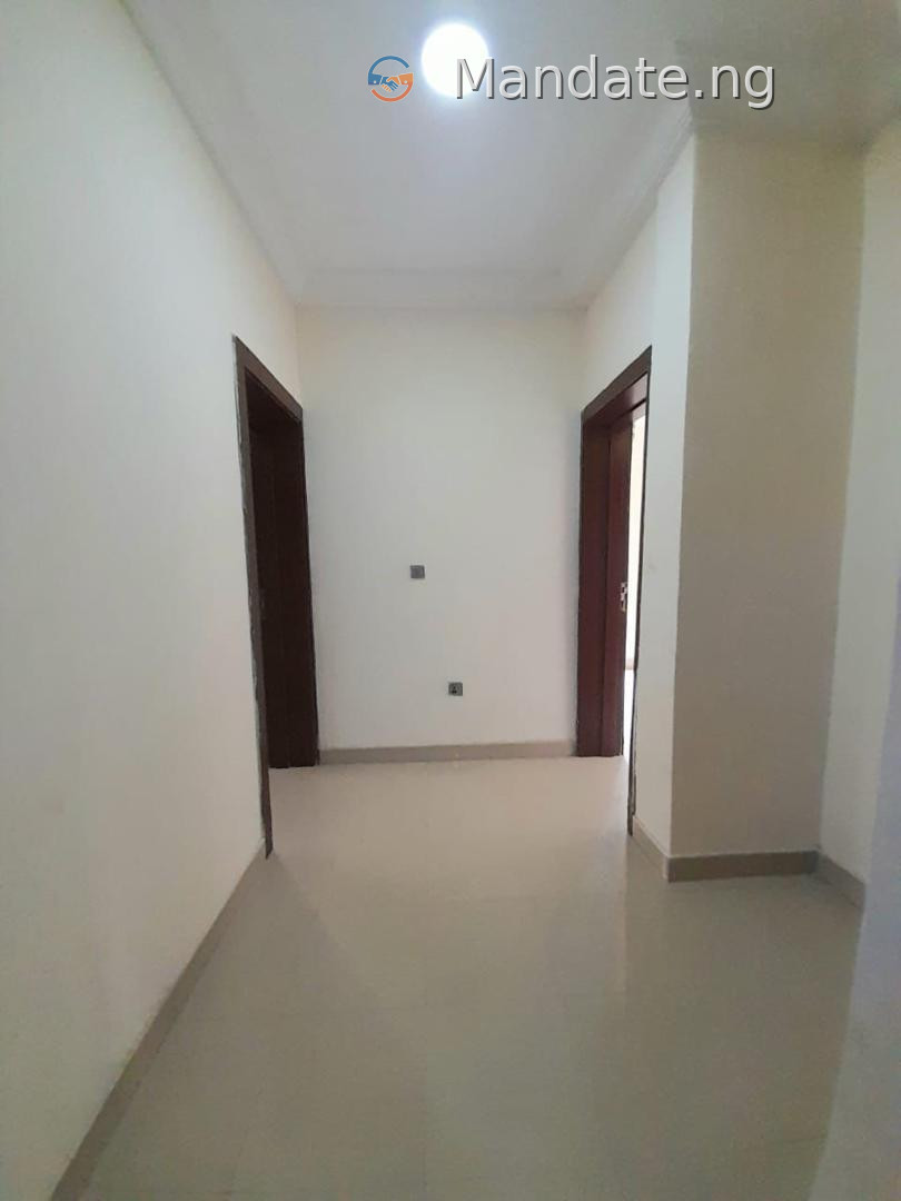 Lovely 3-Bedroom Flat in Thomas Estate, Ajah For Rent in in Thomas Estate, Ajah Ajah Lagos photo 8