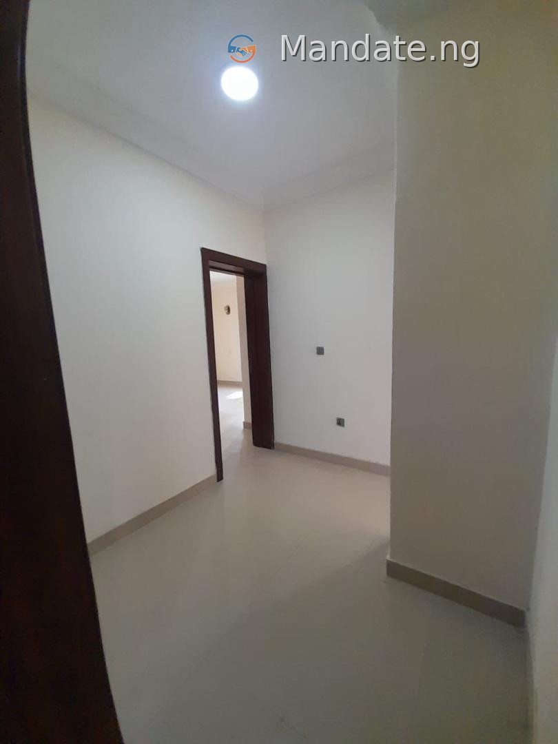Lovely 3-Bedroom Flat in Thomas Estate, Ajah For Rent in in Thomas Estate, Ajah Ajah Lagos photo 9