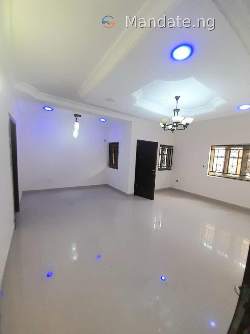 Lovely 3-Bedroom Flat in Thomas Estate, Ajah For Rent in in Thomas Estate, Ajah Ajah Lagos photo 10