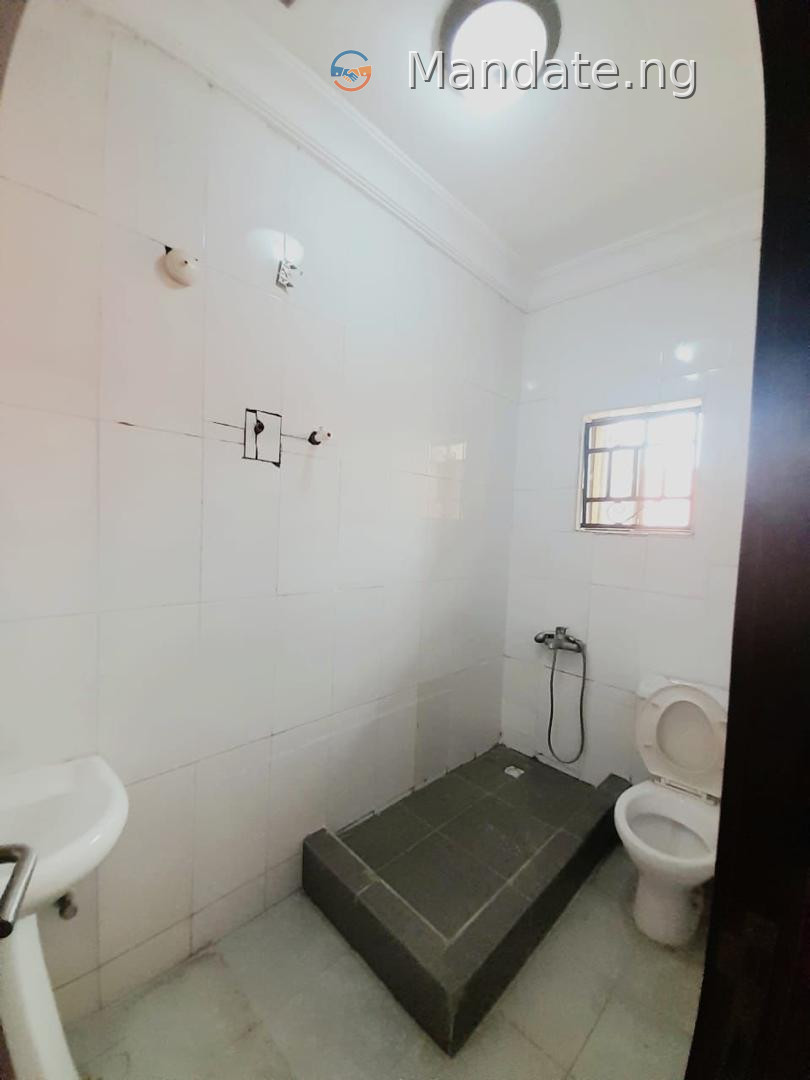 Lovely 3-Bedroom Flat in Thomas Estate, Ajah For Rent in in Thomas Estate, Ajah Ajah Lagos photo 11