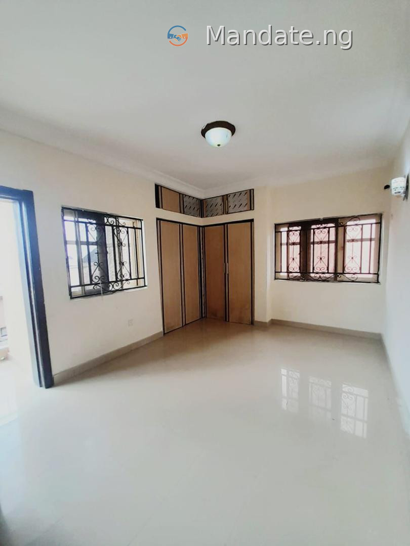 Lovely 3-Bedroom Flat in Thomas Estate, Ajah For Rent in in Thomas Estate, Ajah Ajah Lagos photo 13