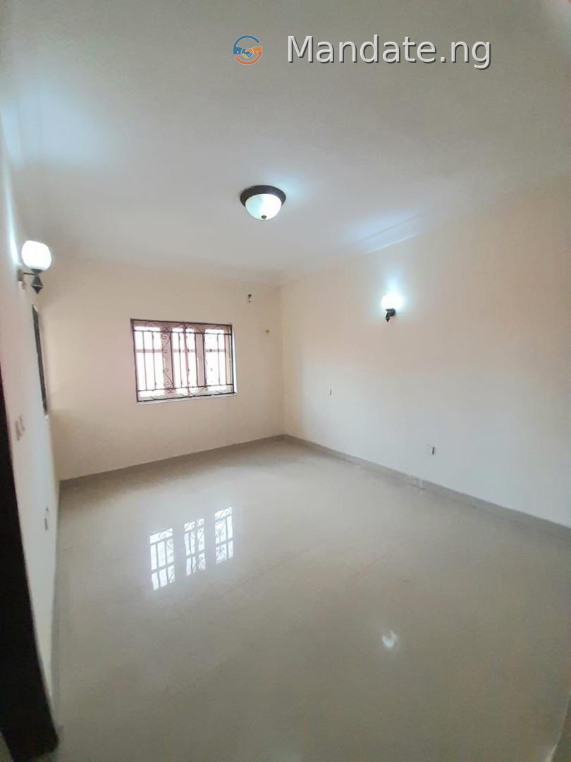 Lovely 3-Bedroom Flat in Thomas Estate, Ajah For Rent in in Thomas Estate, Ajah Ajah Lagos photo 14