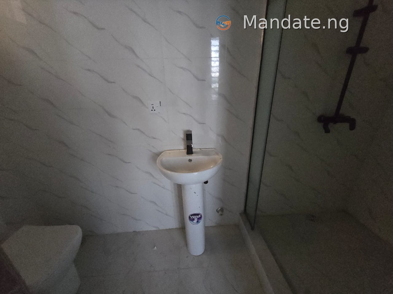 Fully Serviced 2 Bedroom in Lekki Phase 1 For Rent in in Lekki Phase 1, Lagos Lekki Phase Lekki Lagos photo 11