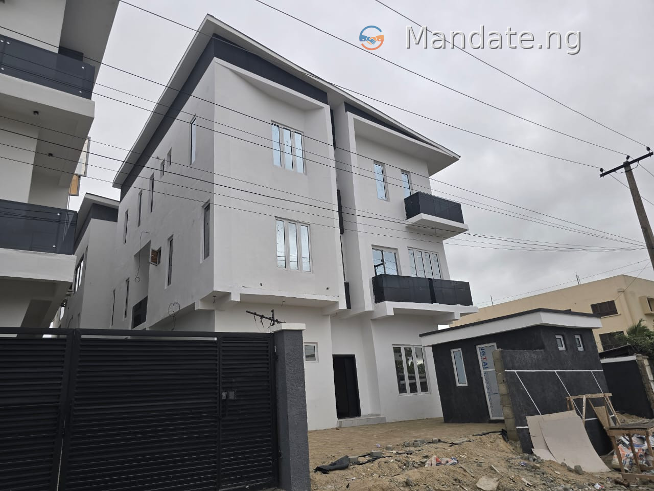 Fully Serviced 2 Bedroom in Lekki Phase 1 For Rent in in Lekki Phase 1, Lagos Lekki Phase Lekki Lagos photo 13