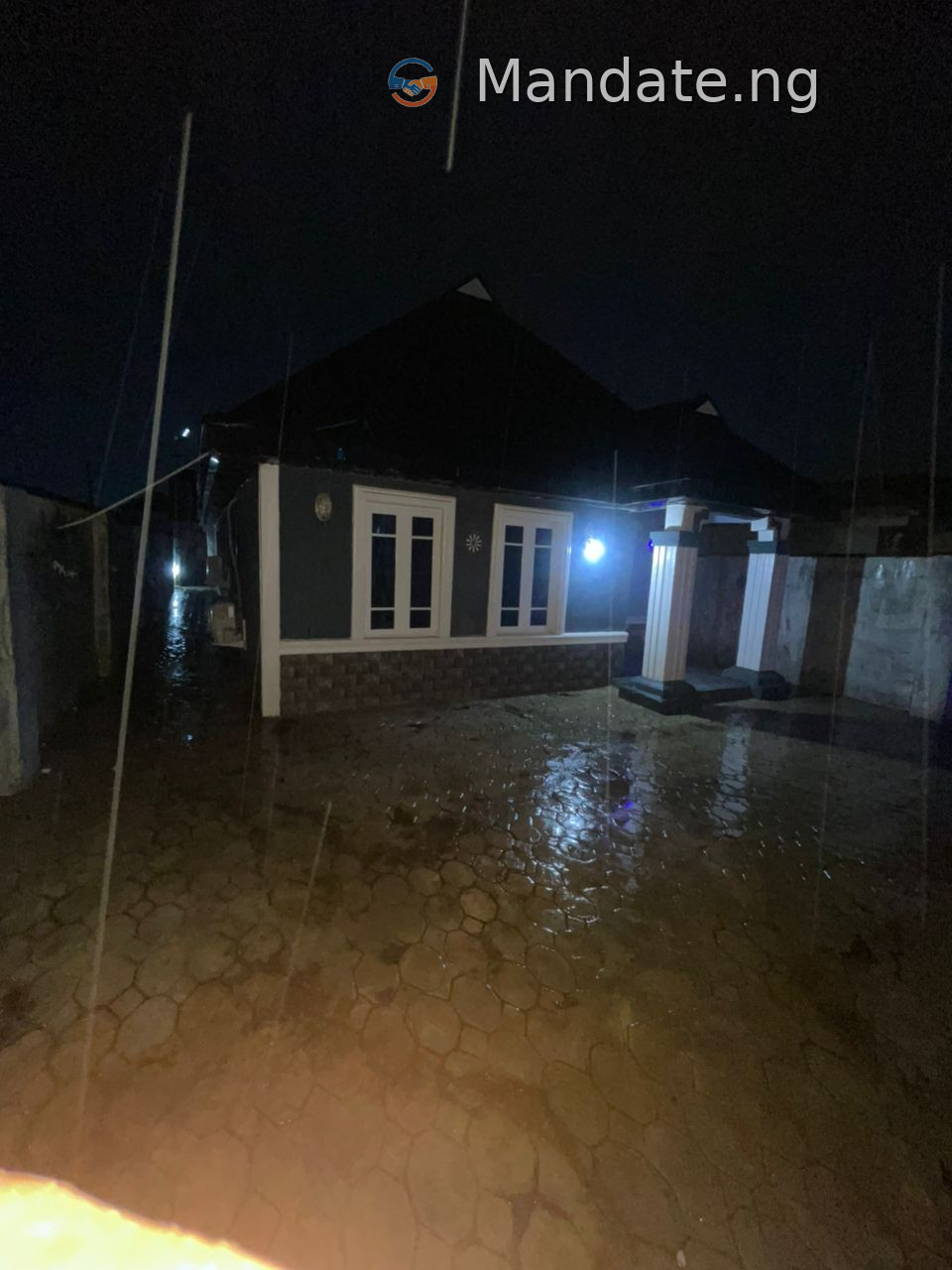3 Bedrooms Flat Room and Palor Self Contain in Maya Ikorodu For Sale in in Maya, Ikorodu Ikorodu Lagos photo 1