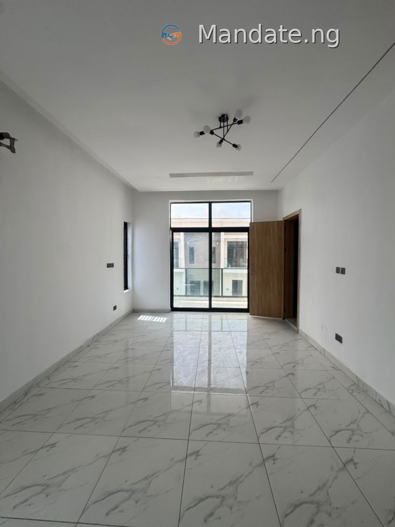 4 Bedroom Semi-Detached Duplex for Rent in Lekki For Rent in Orchid Road, Lekki Orchid Lagos photo 6