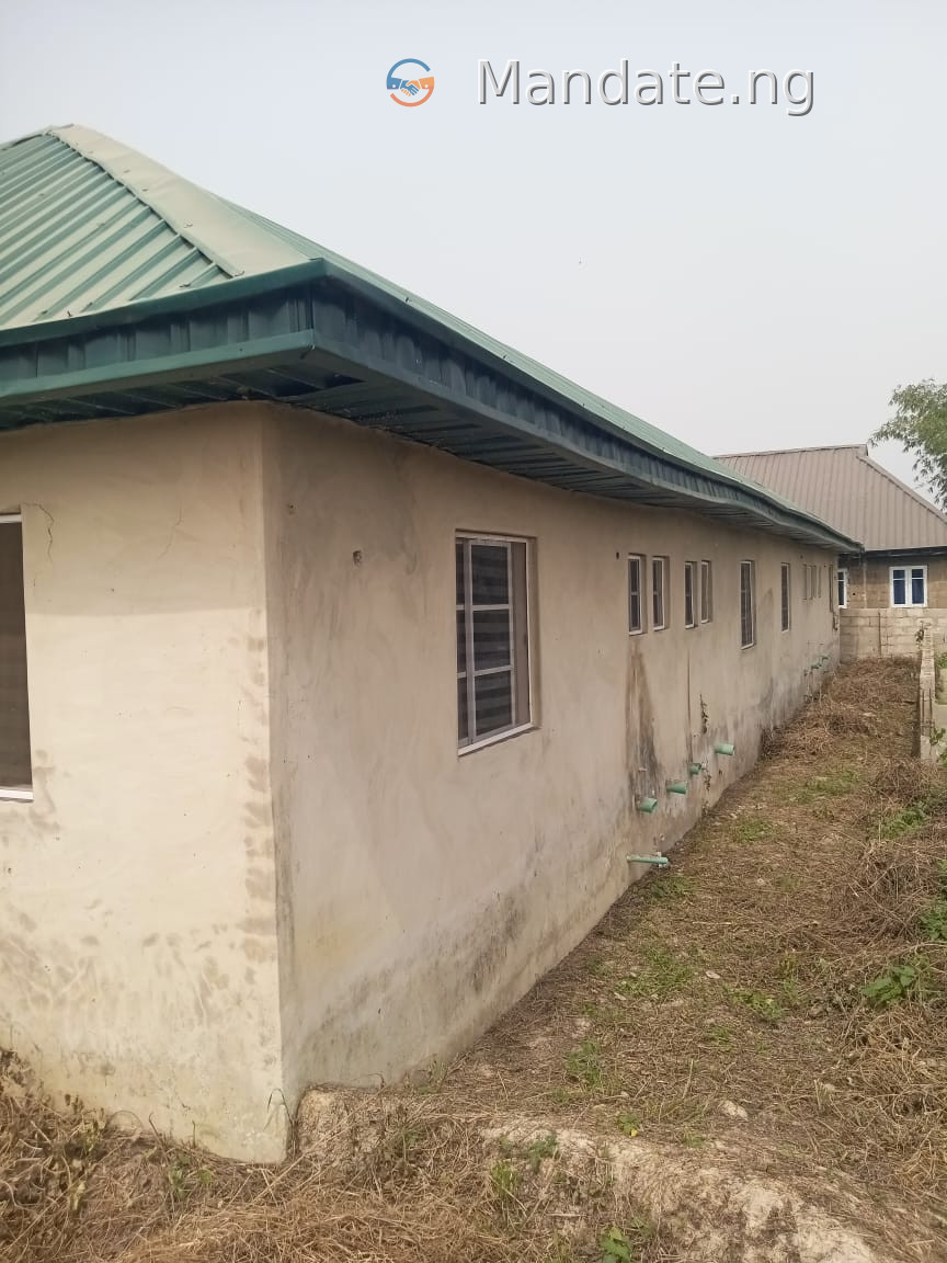 Four Miniflats on Full Plot at Abaren, Mowe For Sale in at Abaren off Adesan mowe Mowe Ogun photo 21
