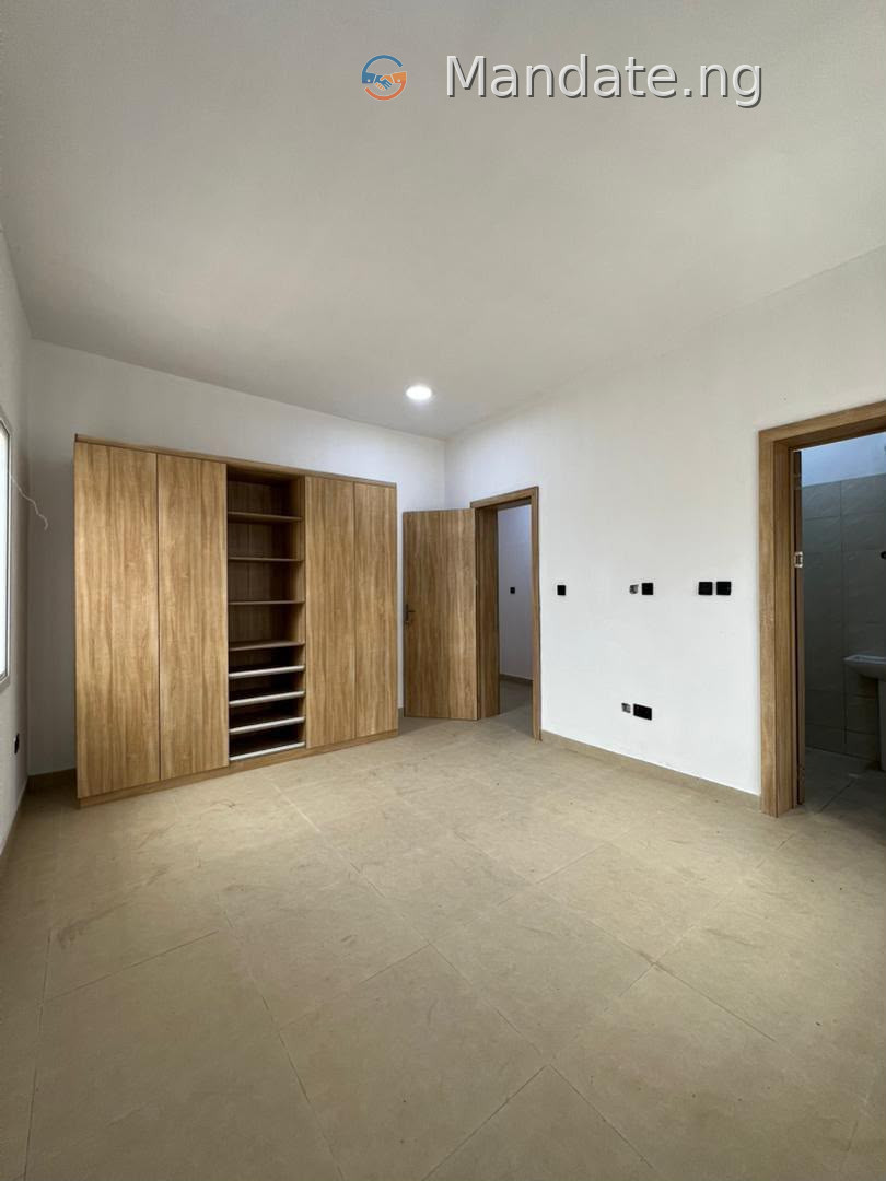 3 Bedroom Flat for Rent in Ajah, Lagos For Rent in Location: Mobil Road, Ajah, Lagos Ajah Lagos photo 3