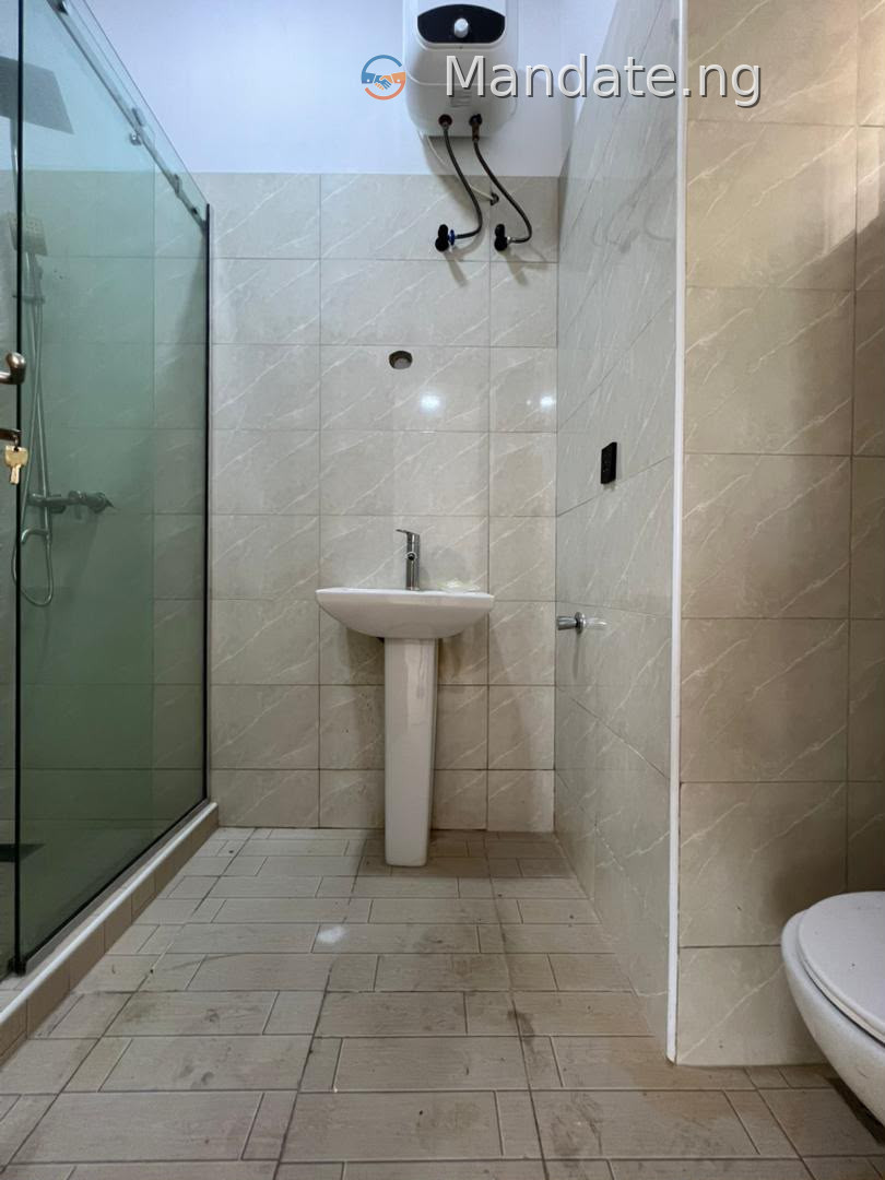 3 Bedroom Flat for Rent in Ajah, Lagos For Rent in Location: Mobil Road, Ajah, Lagos Ajah Lagos photo 5