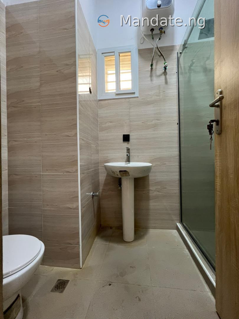 3 Bedroom Flat for Rent in Ajah, Lagos For Rent in Location: Mobil Road, Ajah, Lagos Ajah Lagos photo 9