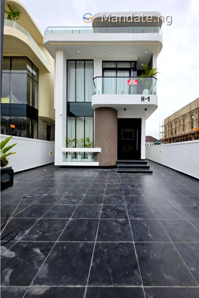 5-Bedroom Fully Detached Duplex for Sale at Lekki 2nd Tollgate For Sale in at Lekki 2nd Tollgate, Lagos Peace Estate Lagos photo 1