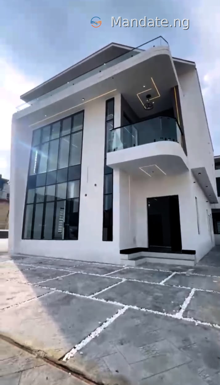FOR SALE | 4-BEDROOM TERRACE & PENTHOUSE in Ikate, Lekki For Sale in in Ikate, Lekki Ikate Lekki Lagos photo 9