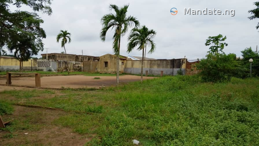Half Plot of Land at the Back of Navy School, Ikeja For Sale in at the back of Navy School, Ikeja Peace Estate Lagos photo 4