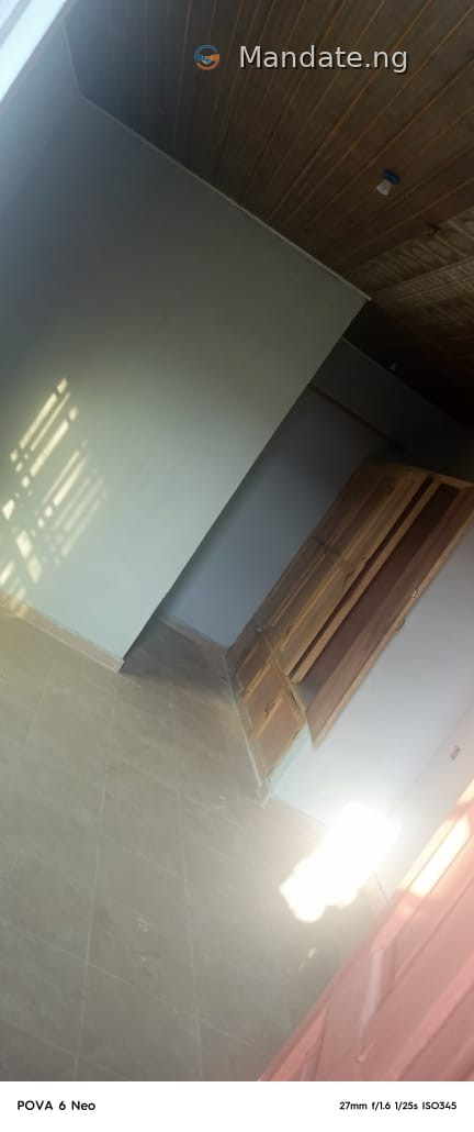 Varieties of Apartments in Ilewe Axis, Lagos For Rent in Ilewe Axis Via Ekoro, Lagos Ago Lagos photo 9