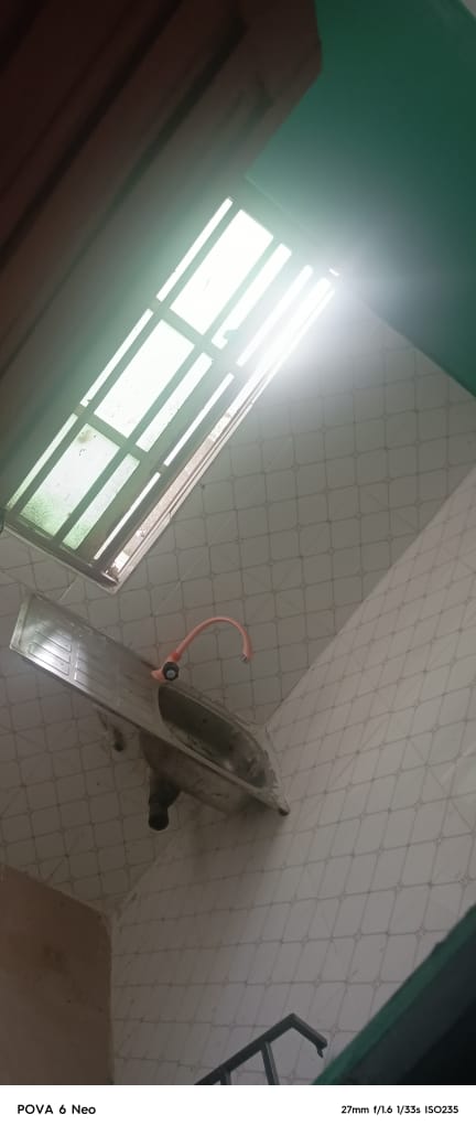 Varieties of Apartments in Ilewe Axis, Lagos For Rent in Ilewe Axis Via Ekoro, Lagos Ago Lagos photo 10