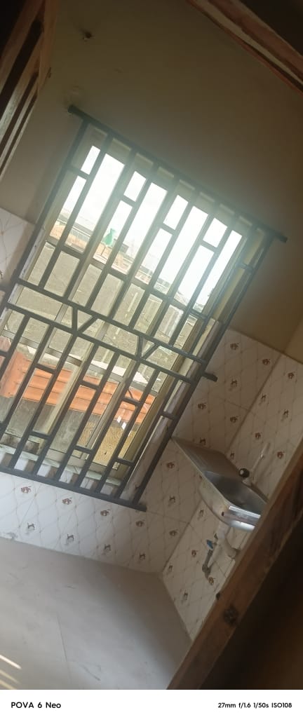 Varieties of Apartments in Ilewe Axis, Lagos For Rent in Ilewe Axis Via Ekoro, Lagos Ago Lagos photo 14
