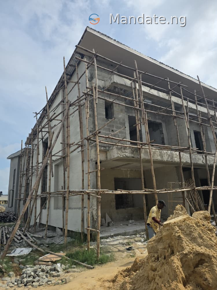 4-Bedroom Terrace + BQ for Sale in Osapa London, Lekki For Sale in By Friends Colony Estate, before Pinnock Beach, Off Circle Mall, Lekki Osapa London Osapa Lagos photo 13